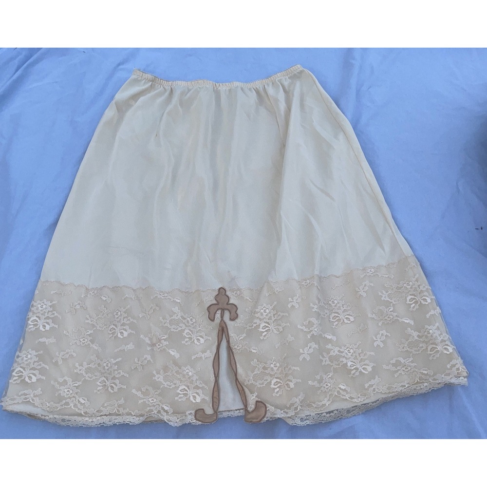 Vintage Bali Slip Lace Made In USA ILGWU Bow Size Small